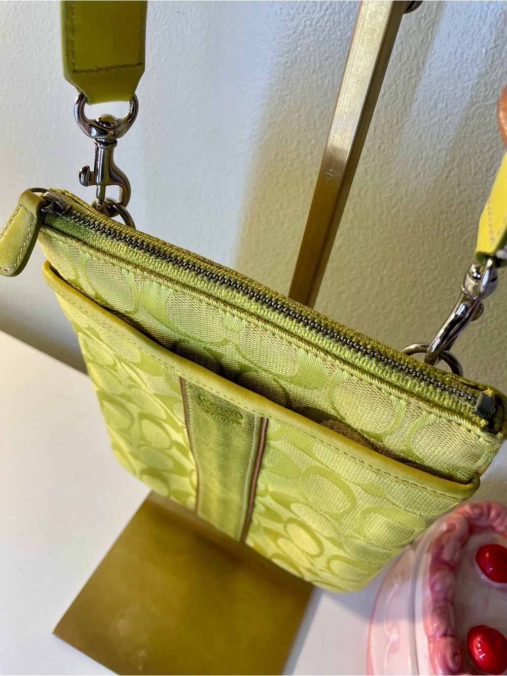 Coach Signature Crossbody Bag Yellow Green - Picture 4 of 15